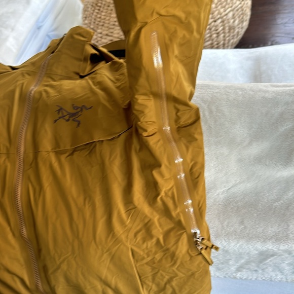 Arc’teryx Macai jacket, size large - Picture 7 of 14
